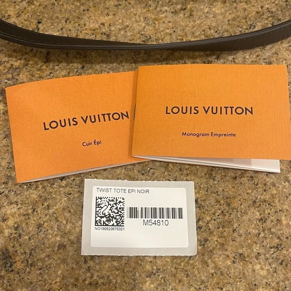 MINT CONDITION- Louis Vuitton LV Black Epi Leather Twist Crossbody Tote Purse - Picture 10 of 10